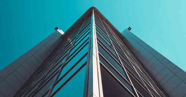 天龙八部私服哪里打孔